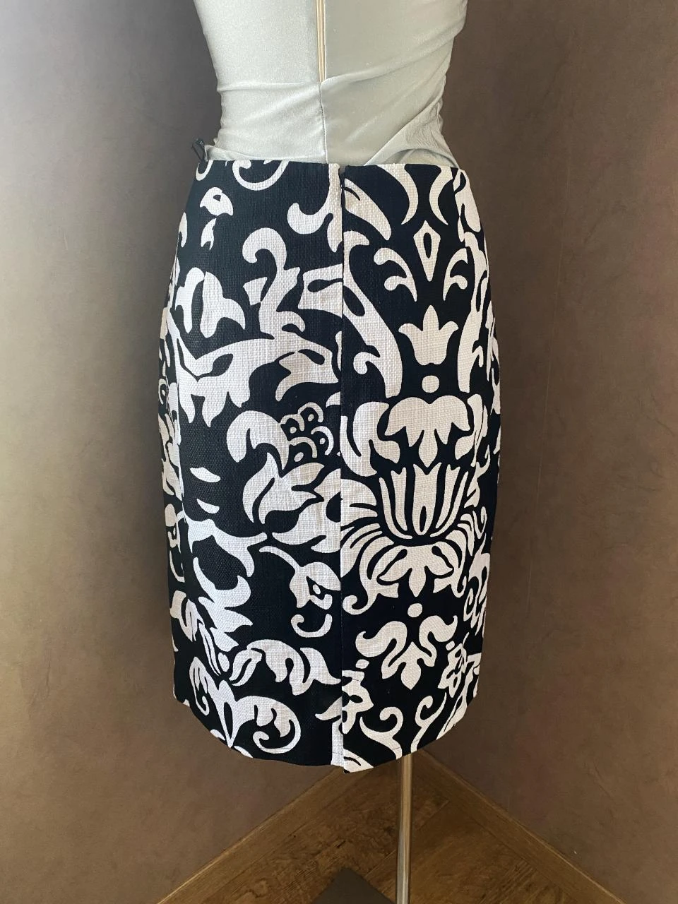 Morgans rechte rok maat 40 zwart & wit met bloemenprint – elegant en chic – photo 4